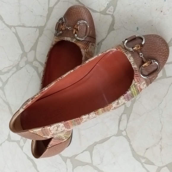 Gucci Round Toe Raffia Leather Horsebit Flats - Picture 13 of 13